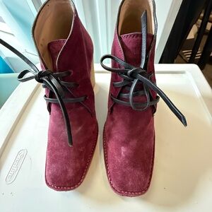 Elegant Men's Maroon Suede Chukka Boots